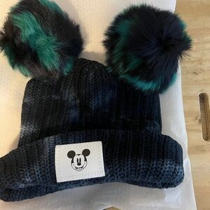 Disney Love your Melon 2 pom beanie